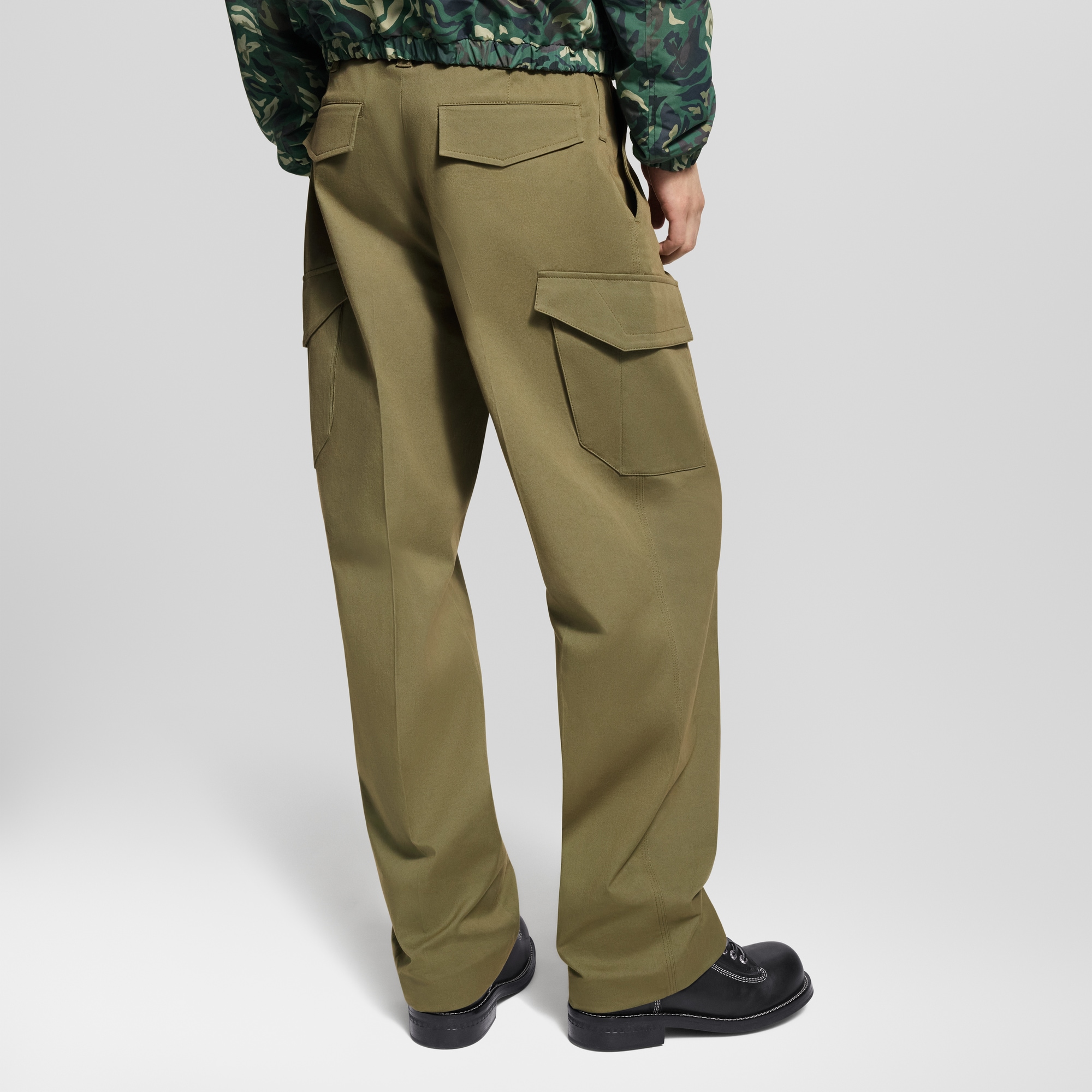 『LOUIS VUITTON』ルイヴィトン (36) 3Dポケット カーゴパンツ 3D Pockets Cargo Pants - Men - Ready-to-Wear | LOUIS VUITTON ®